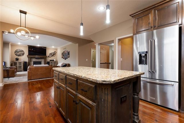 21283 W 107th Place, Olathe, KS 66061