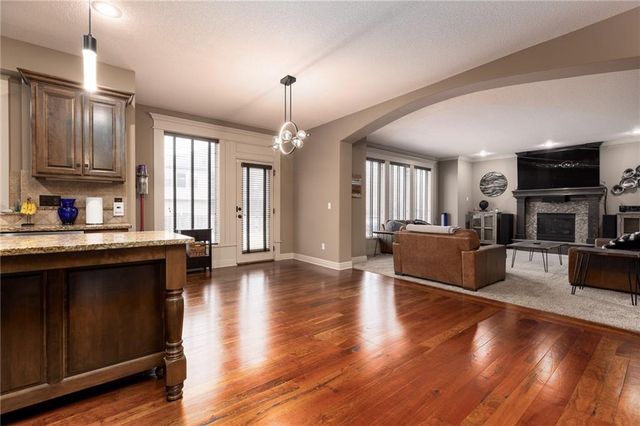 21283 W 107th Place, Olathe, KS 66061