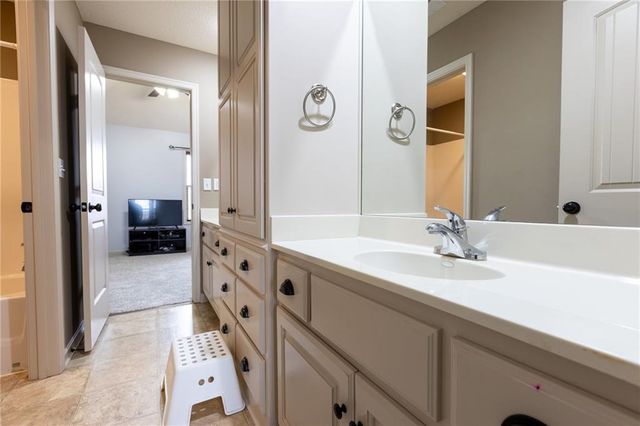 21283 W 107th Place, Olathe, KS 66061