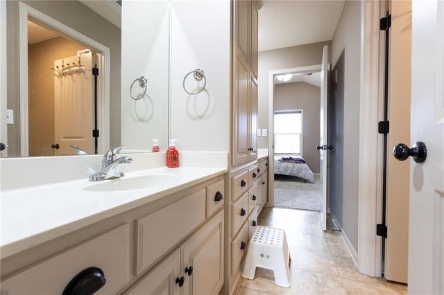 21283 W 107th Place, Olathe, KS 66061