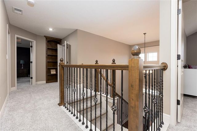 21283 W 107th Place, Olathe, KS 66061