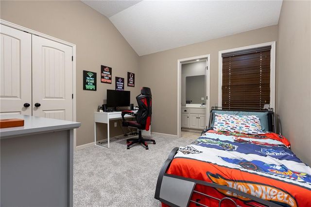 21283 W 107th Place, Olathe, KS 66061