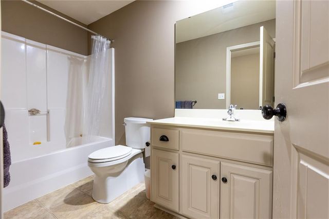 21283 W 107th Place, Olathe, KS 66061