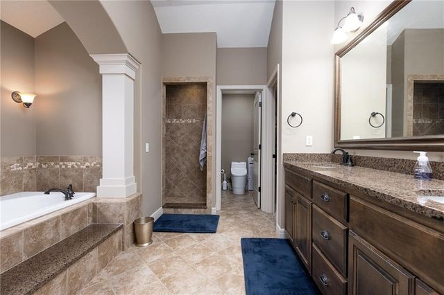 21283 W 107th Place, Olathe, KS 66061