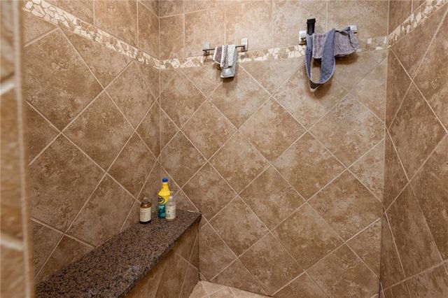 21283 W 107th Place, Olathe, KS 66061