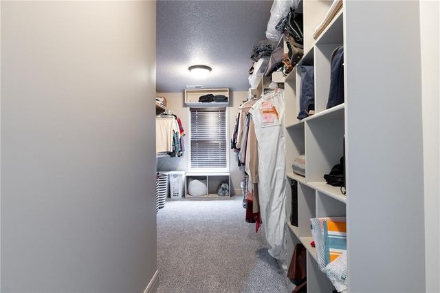 21283 W 107th Place, Olathe, KS 66061