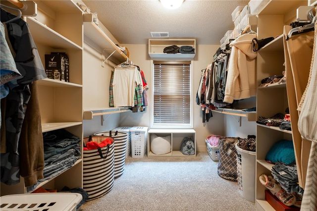 21283 W 107th Place, Olathe, KS 66061