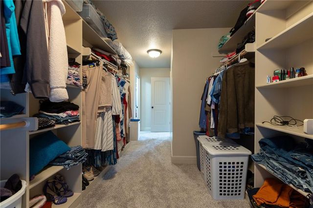 21283 W 107th Place, Olathe, KS 66061