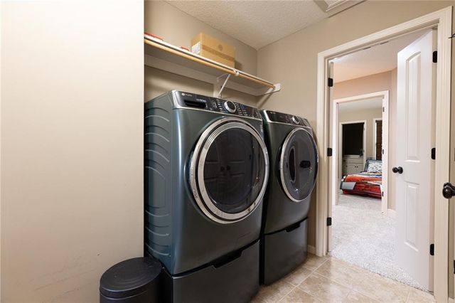 21283 W 107th Place, Olathe, KS 66061