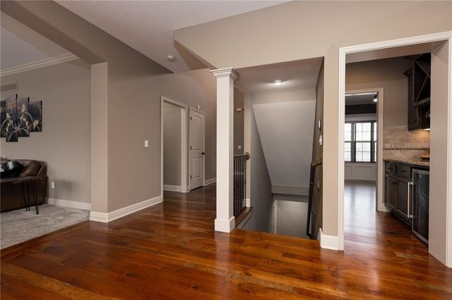 21283 W 107th Place, Olathe, KS 66061