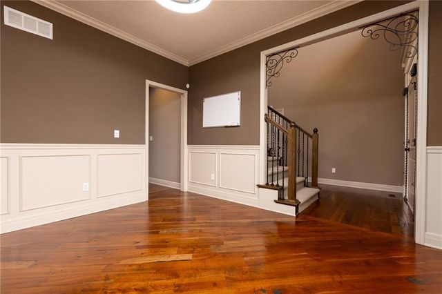 21283 W 107th Place, Olathe, KS 66061