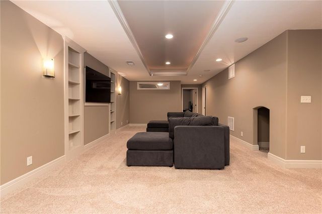 21283 W 107th Place, Olathe, KS 66061