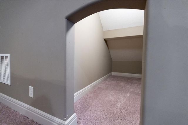 21283 W 107th Place, Olathe, KS 66061