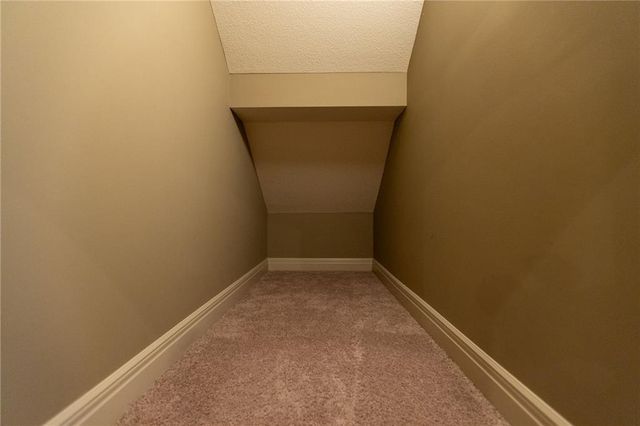 21283 W 107th Place, Olathe, KS 66061