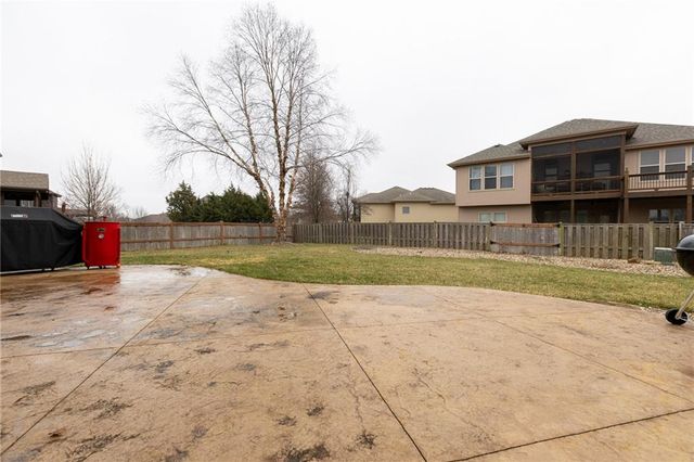 21283 W 107th Place, Olathe, KS 66061