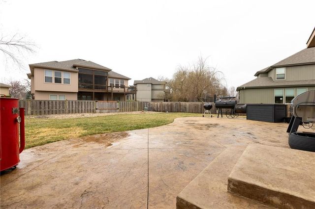 21283 W 107th Place, Olathe, KS 66061