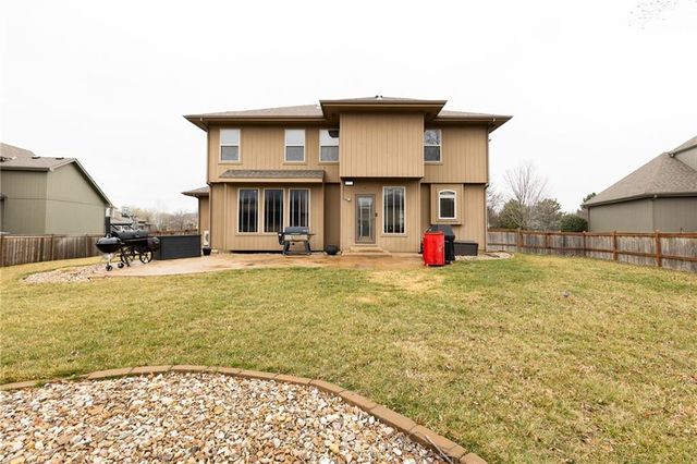 21283 W 107th Place, Olathe, KS 66061