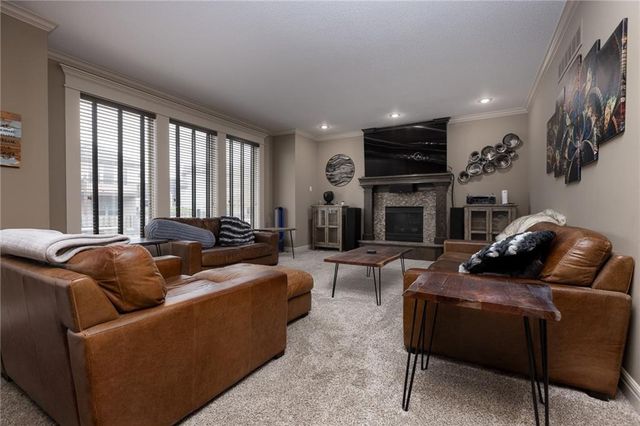 21283 W 107th Place, Olathe, KS 66061