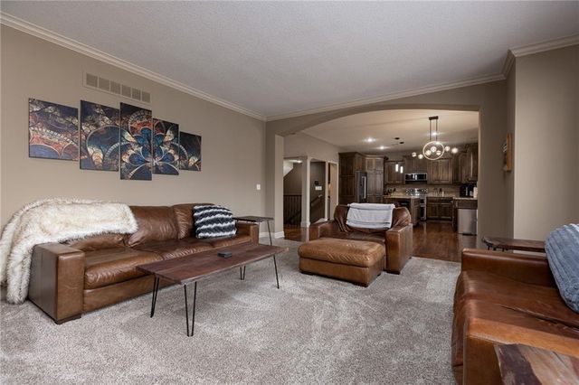 21283 W 107th Place, Olathe, KS 66061