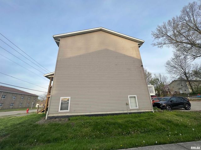305 & 307 E MILL Street, Carbondale, IL 62901