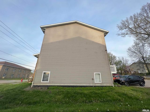 305 & 307 E MILL Street, Carbondale, IL 62901