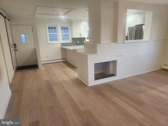 47 STRAWBERRY LN, Levittown, PA 19055