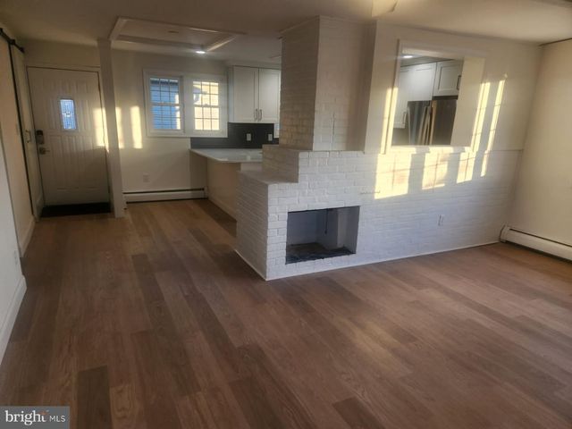 47 STRAWBERRY LN, Levittown, PA 19055