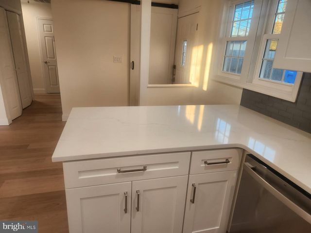 47 STRAWBERRY LN, Levittown, PA 19055