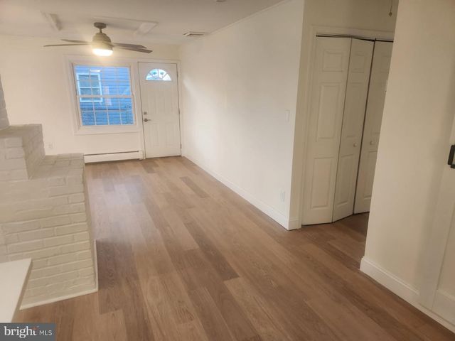 47 STRAWBERRY LN, Levittown, PA 19055