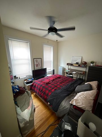 641 W ROSCOE Street W1, Chicago, IL 60657