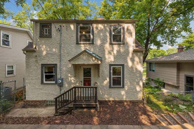 2720 McNair Drive N, Robbinsdale, MN 55422