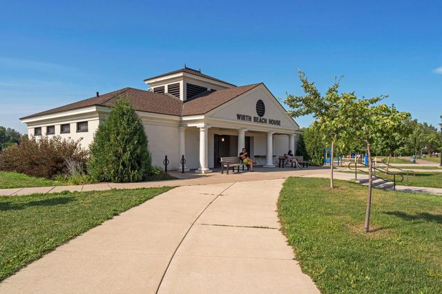 2720 McNair Drive N, Robbinsdale, MN 55422