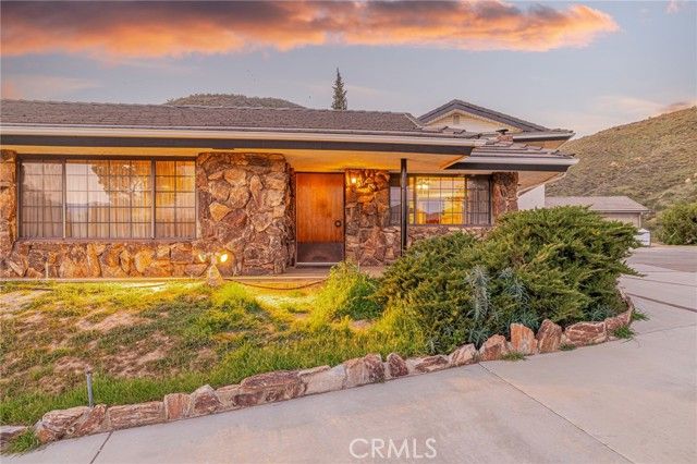 34201 Territory Road, Agua Dulce, CA 91390