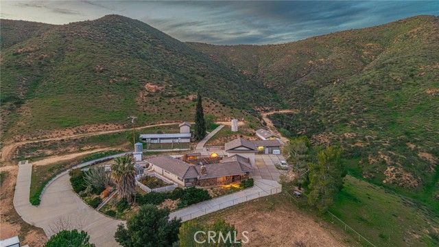 34201 Territory Road, Agua Dulce, CA 91390