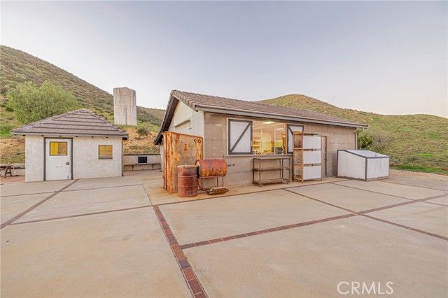 34201 Territory Road, Agua Dulce, CA 91390