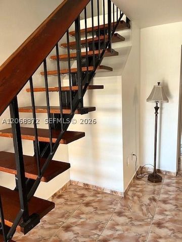 5274 W 25th Ln 206, Hialeah, FL 33016
