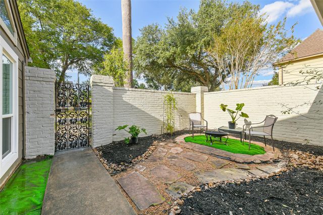 5115 Green Springs Drive, Houston, TX 77066