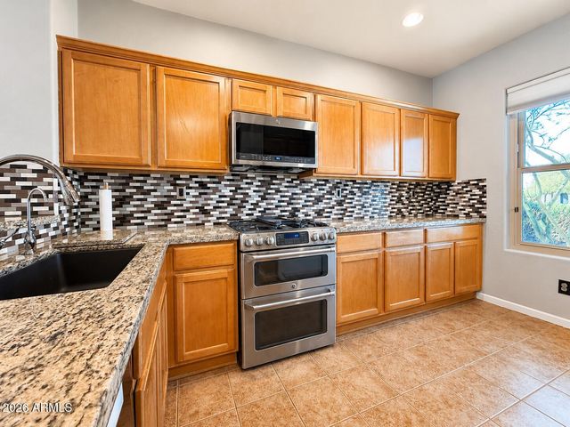 40011 N PANTHER CREEK Court, Anthem, AZ 85086