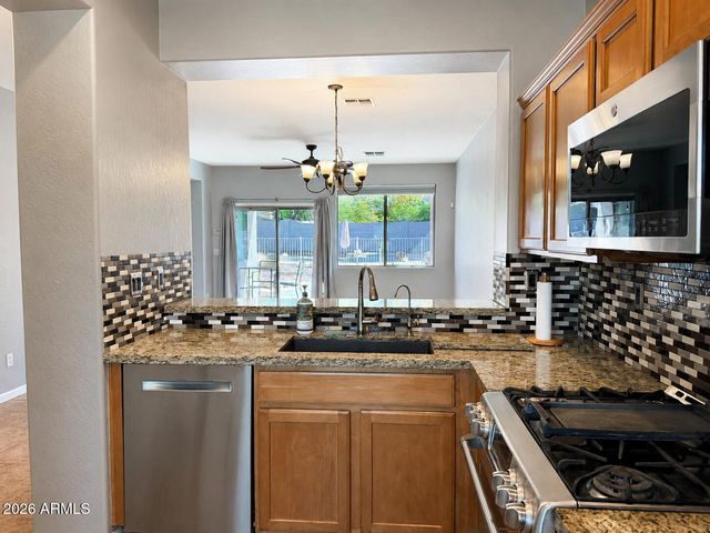 40011 N PANTHER CREEK Court, Anthem, AZ 85086