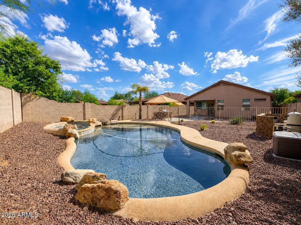 40011 N PANTHER CREEK Court, Anthem, AZ 85086