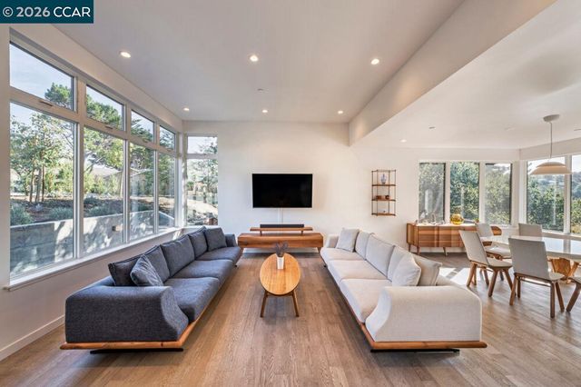 1110 Sterling Av, Berkeley, CA 94708