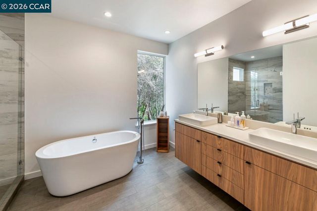 1110 Sterling Av, Berkeley, CA 94708