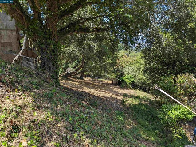 1110 Sterling Av, Berkeley, CA 94708