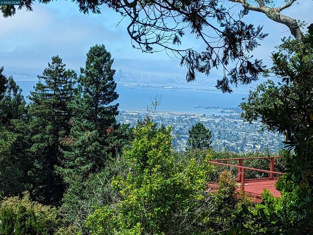 1110 Sterling Av, Berkeley, CA 94708