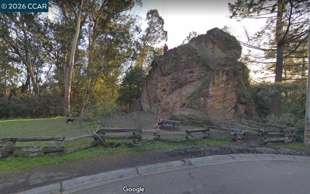 1110 Sterling Av, Berkeley, CA 94708