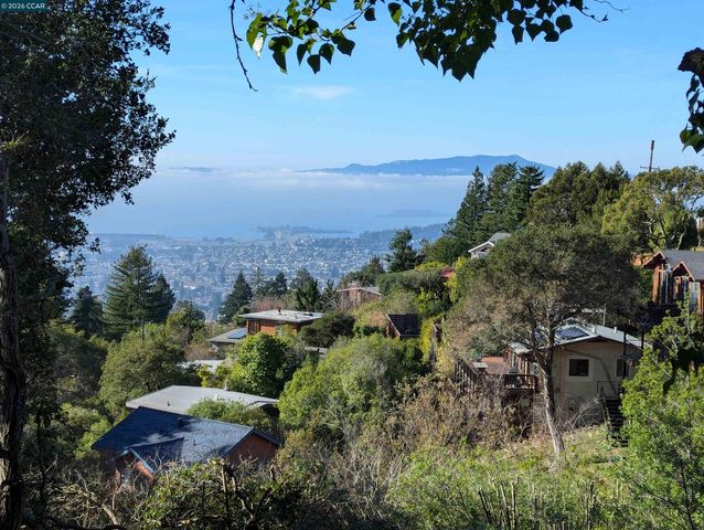 1110 Sterling Av, Berkeley, CA 94708