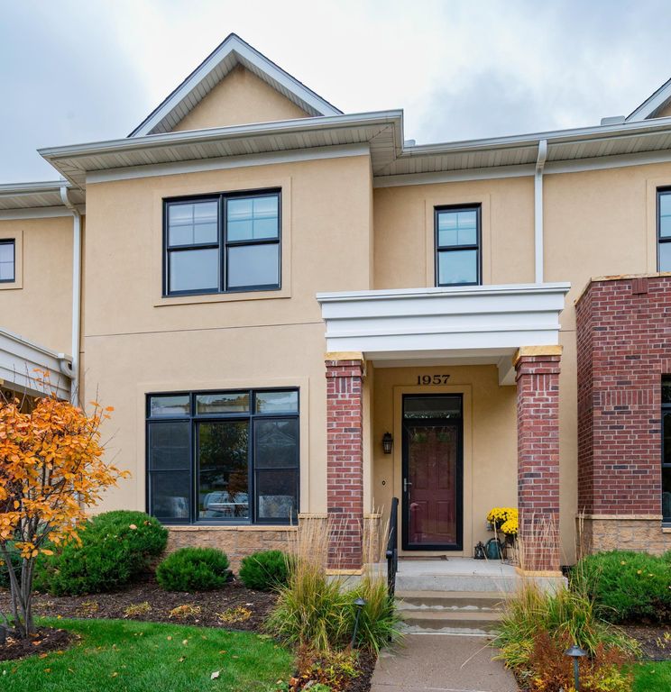 1957 Oak Street, Mendota Heights, MN 55118