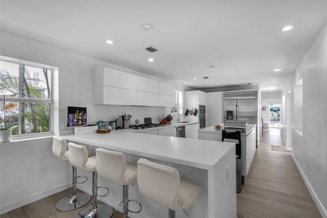 707 W 54th Street, Miami Beach, FL 33140