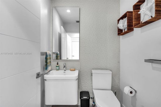 707 W 54th Street, Miami Beach, FL 33140