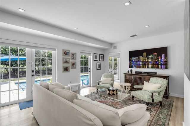 707 W 54th Street, Miami Beach, FL 33140